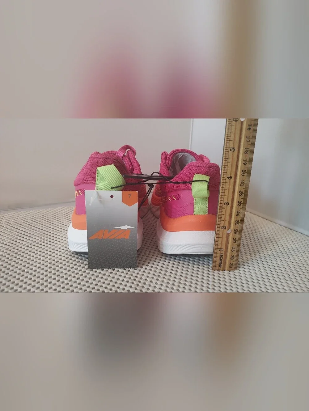 Avia Women’s Size 7 Jumbo Sneakers Pink NWT